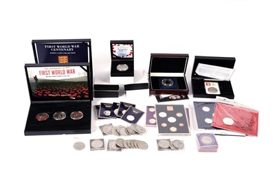 Lot 282 - A selection of Royal Mint and other collectors crowns and £5  coins