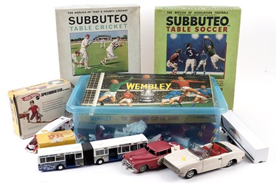 Lot 203 - A selection of diecast and other model vehicles