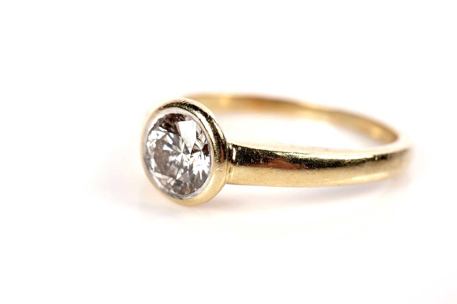 Lot 657 - A single stone solitaire diamond ring