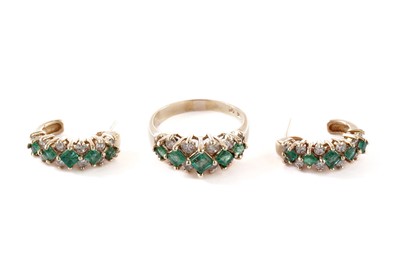 Lot 161 - An emerald and diamond dress ring and earrings