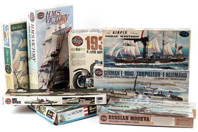 Lot 110 - A collection of boxed Airfix model kits