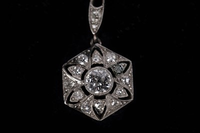 Lot 1116 - An Edwardian diamond pendant