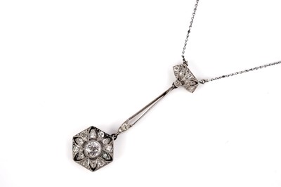 Lot 1116 - An Edwardian diamond pendant