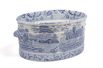 Lot 460 - A Copeland and Garrett blue and white footbath