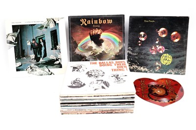 Lot 679 - A collectors' bundle of mixed LPs