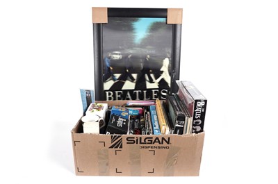 Lot 367 - A collectors' bundle of The Beatles memorabilia and ephemera