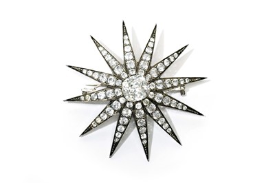 Lot 726 - A Victorian paste star brooch