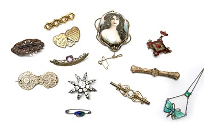 Lot 728 - Victorian and later costume jewellery