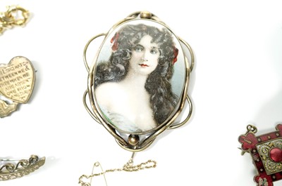 Lot 728 - Victorian and later costume jewellery