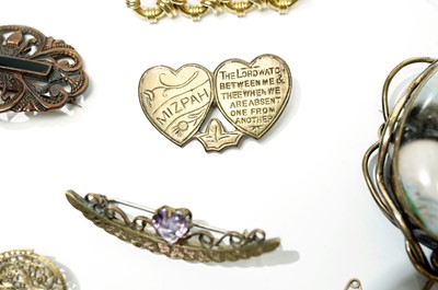 Lot 728 - Victorian and later costume jewellery