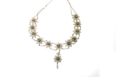 Lot 733 - An early 20th Century spiderweb necklace