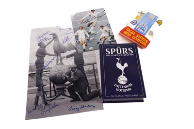 Lot 817 - Tottenham Hotspur signatures and collectables