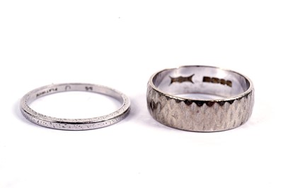 Lot 513 - Two wedding bands in 18ct white gold and platinum