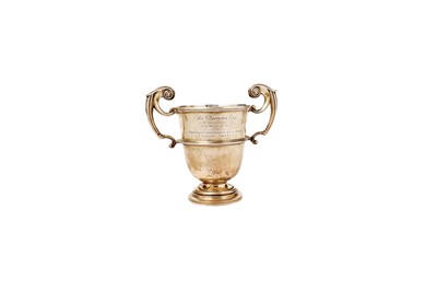 Lot 1548 - An Edwardian silver trophy cup