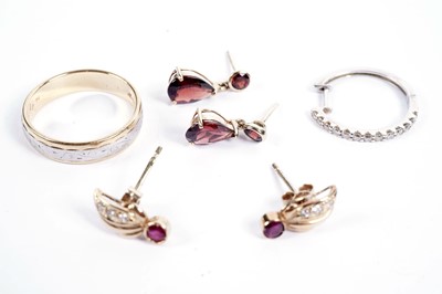 Lot 523 - Ruby and diamond stud earrings, and an 18ct gold and platinum ring