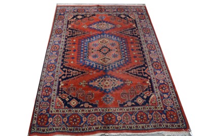 Lot 1183 - A Persian hand-made Persian Viss rug