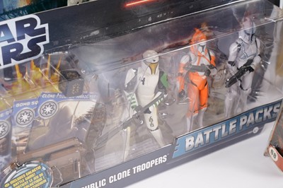 Lot 1542 - Boxed Star Wars figure sets