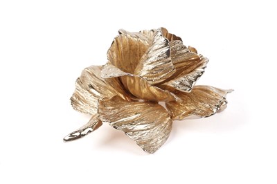 Lot 717 - Christian Dior, Germany: a gilt metal rose pattern brooch