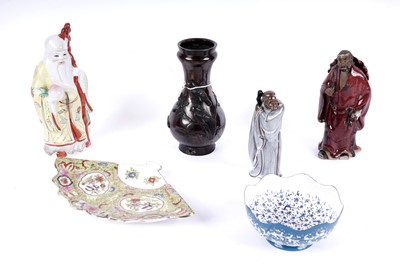 Lot 460 - A collection of Oriental items