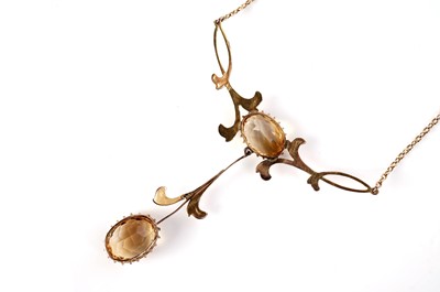 Lot 1242 - An Edwardian gold drop necklace