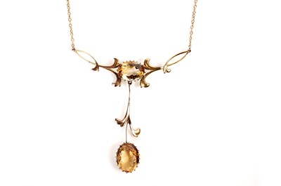 Lot 1242 - An Edwardian gold drop necklace