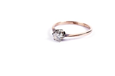 Lot 709 - A solitaire diamond ring