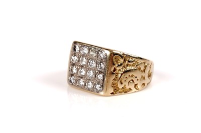 Lot 1295 - A diamond plaque ring