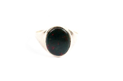 Lot 858 - A bloodstone signet ring; an 18ct yellow gold wedding band