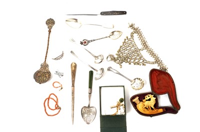 Lot 831 - A selection of silver items: including a meerschaum pipe