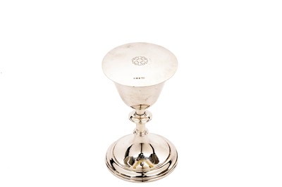 Lot 1449 - A George V silver chalice and paten