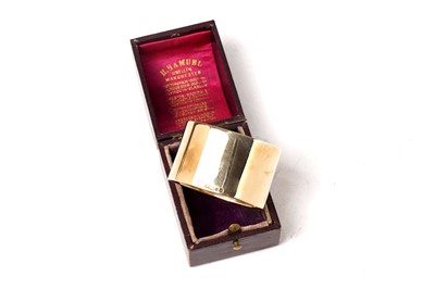 Lot 1739 - A George V 9ct gold napkin ring