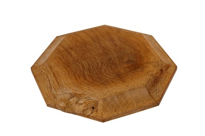 Lot 841 - A Mouseman small cheese board