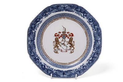 Lot 404 - An armorial Chinese export plate