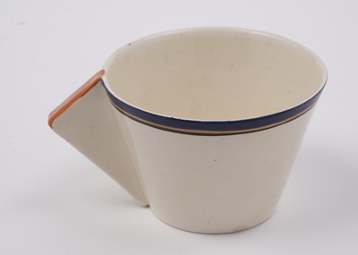 Lot 564 - A Clarice Cliff ‘Ravel’ pattern tea service