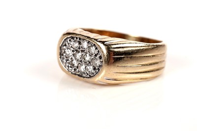 Lot 1287 - A diamond ring