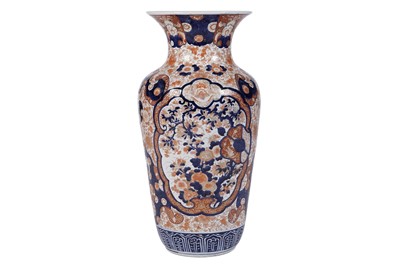 Lot 424 - A Japanese Imari floor vase