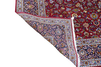 Lot 335 - A fine Persian hand-made Kashan carpet