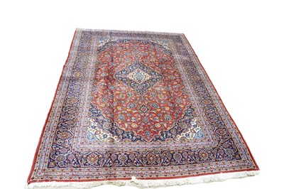 Lot 339 - A fine Persian hand-made Kashan carpet