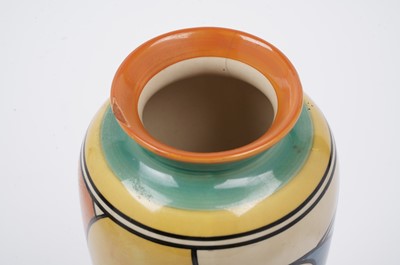 Lot 554 - A Clarice Cliff Bizarre ‘Zap’ pattern vase