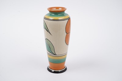 Lot 554 - A Clarice Cliff Bizarre ‘Zap’ pattern vase