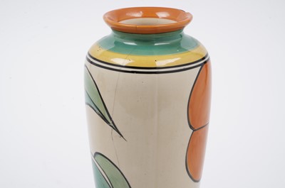 Lot 554 - A Clarice Cliff Bizarre ‘Zap’ pattern vase