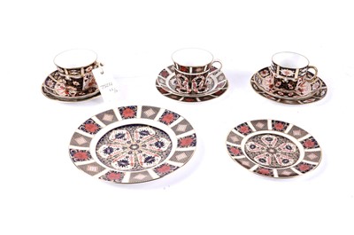 Lot 165 - A collection of Royal Crown Derby ‘Imari’ pattern tea ware