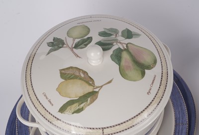 Lot 226 - A Wedgwood ‘Sarah’s Garden’ pattern part tea and dinner service