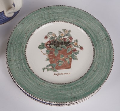 Lot 226 - A Wedgwood ‘Sarah’s Garden’ pattern part tea and dinner service