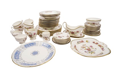 Lot 336 - ﻿A Coalport 'Persian Flower' pattern part tea and dinner service