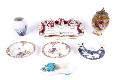 Lot 370 - A Royal Worcester blush ivory potpourri jar and a selection of other ceramics