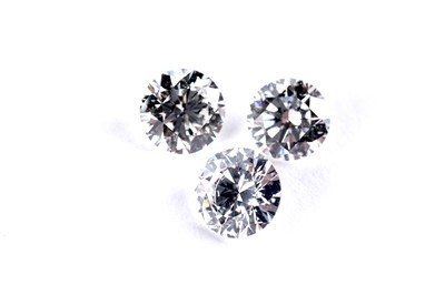 Lot 283 - Three loose round brilliant-cut diamonds