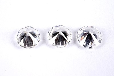 Lot 283 - Three loose round brilliant-cut diamonds