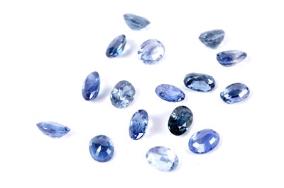 Lot 294 - A selection of loose oval-cut blue sapphires