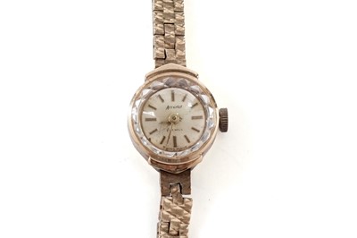 Lot 89 - An Accurist 9ct gold cased manual wind cocktail watch